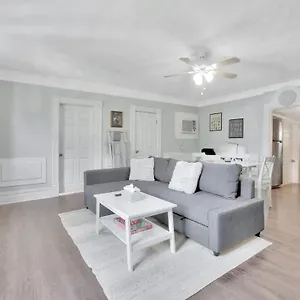 https://cosy-3-bedroom-downtown-walk-to-convention-center.hotelstampa.org